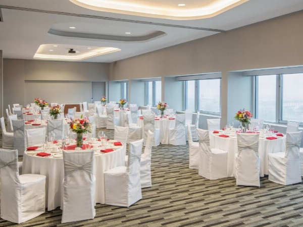 Crowne Plaza JFK Airport New York City an IHG Hotel image 19