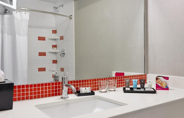 Crowne Plaza JFK Airport New York City an IHG Hotel image 24