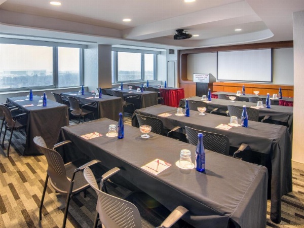 Crowne Plaza JFK Airport New York City an IHG Hotel image 9